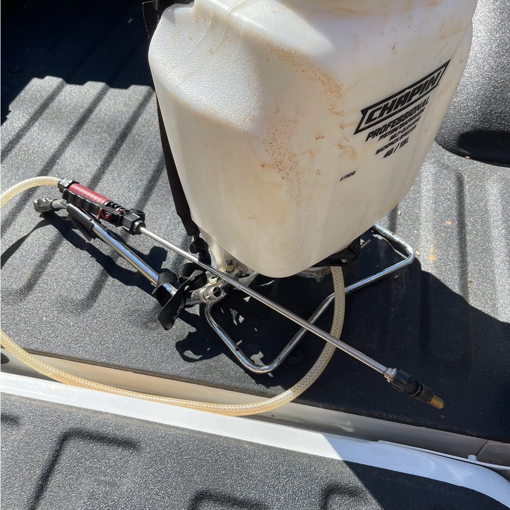 Chapin White Backpack Sprayer